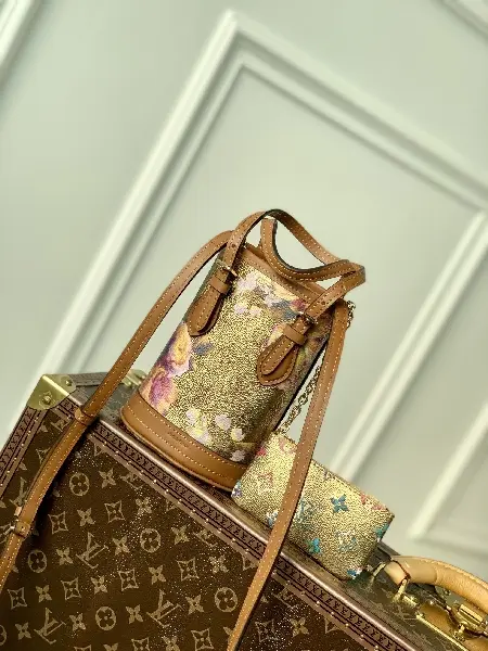 Replica Louis Vuitton 2022 new sling bag