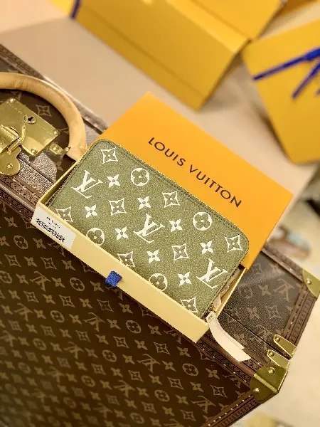 Replica Louis Vuitton 2022 new fashion Small Bags M81280