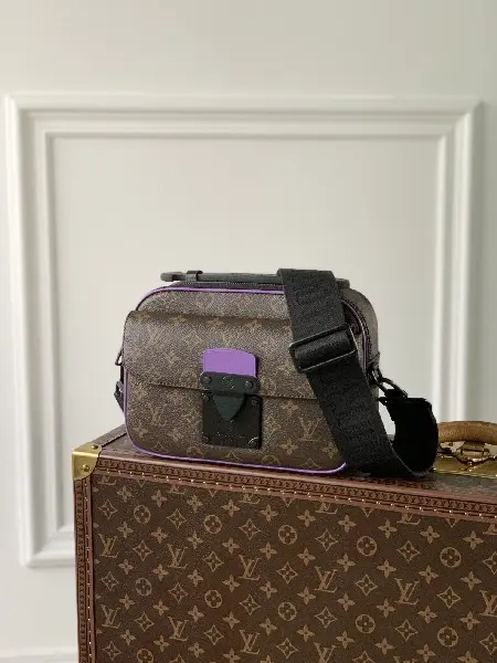 Replica Louis Vuitton 2022 new fashion Small Bags