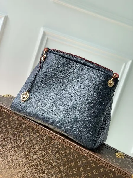 Replica Louis Vuitton 2022 new fashion Handbags