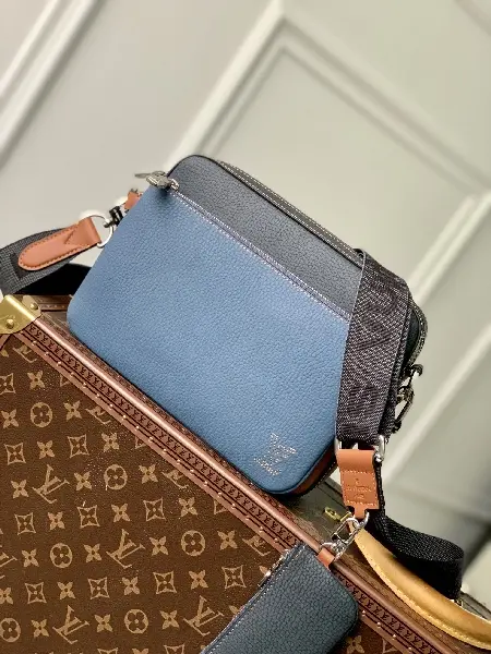 Replica Louis Vuitton 2022 new sling bag