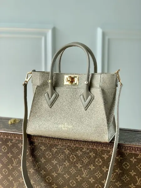 Replica Louis Vuitton 2022 new fashion Handbags