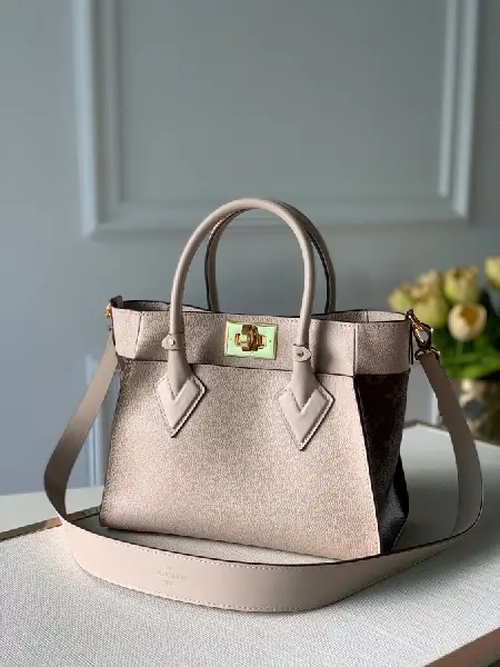 Replica Louis Vuitton 2022 new fashion Handbags