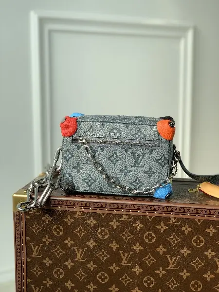 Replica Louis Vuitton 2022 new fashion Small Bags