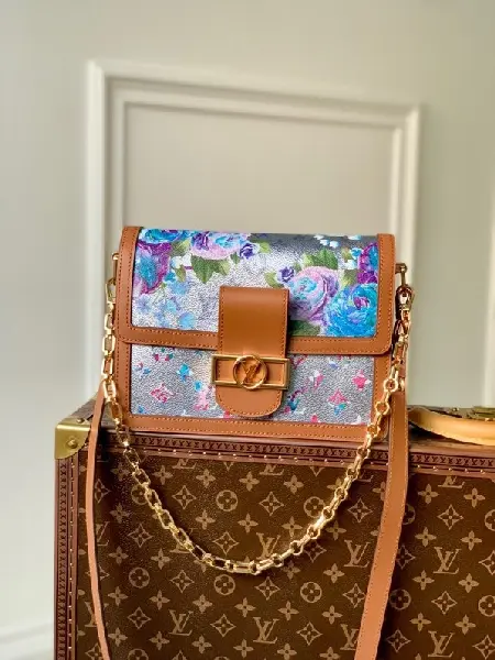 Replica Louis Vuitton 2022 new sling bag