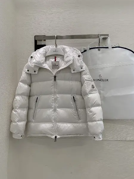 Replica Moncler 2022 new women's down jacket