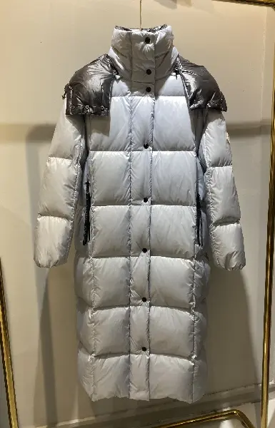 Replica Moncler 2022 new women's long down jacket DJ1021049