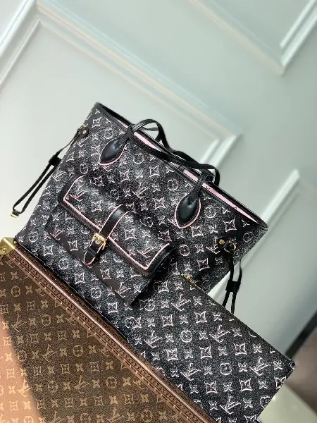 Replica Louis Vuitton 2022 new fashion Handbags M46137