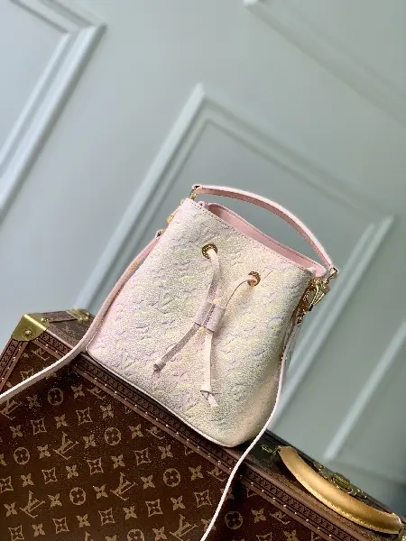 Replica Louis Vuitton 2022 new fashion Handbags M46174