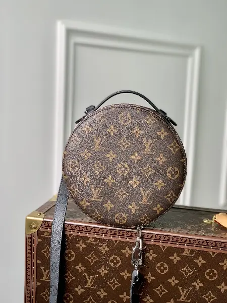 Replica Louis Vuitton 2022 new sling bag