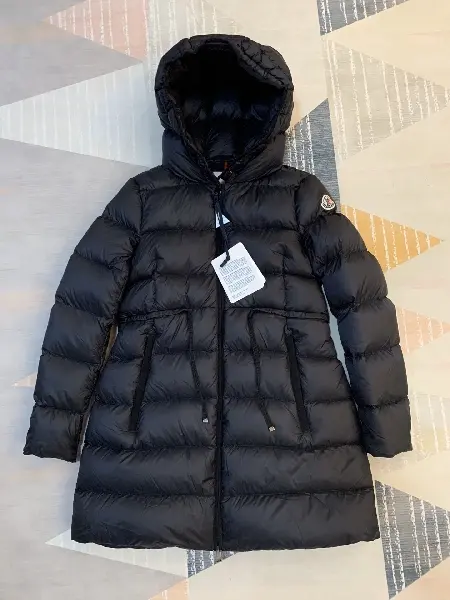 Replica Moncler 2022 new women's Down Jacket DJ1021016