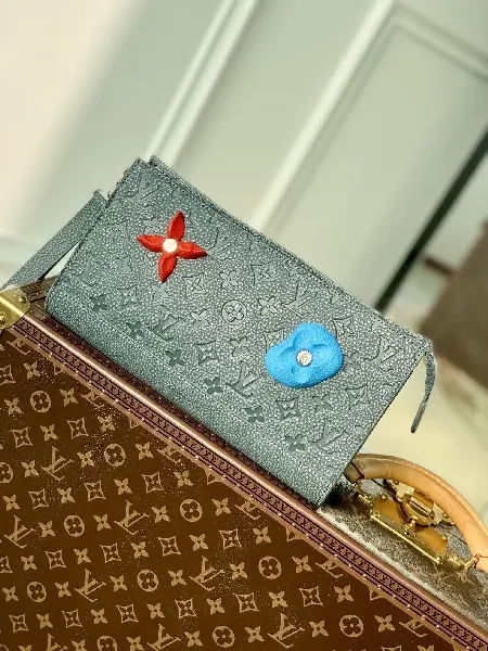 Replica Louis Vuitton 2022 new fashion Small Bags