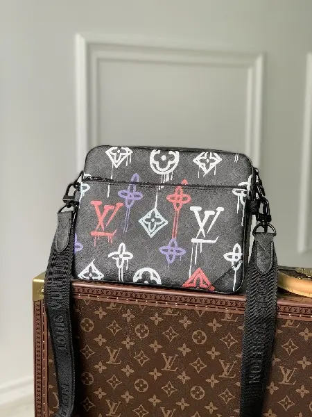 Replica Louis Vuitton 2022 new sling bag