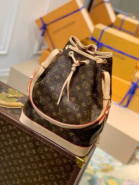 Replica Louis Vuitton 2022 new sling bag