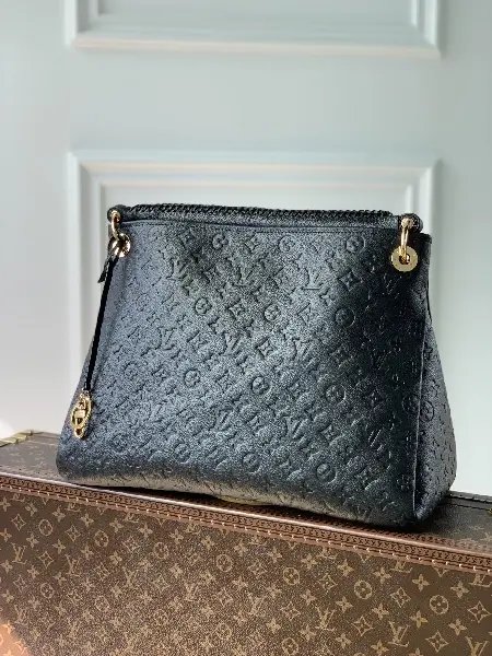 Replica Louis Vuitton 2022 new fashion Handbags