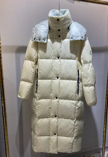 Replica Moncler 2022 new women's long down jacket DJ1021048