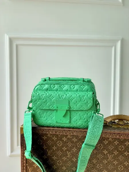 Replica Louis Vuitton 2022 new fashion Small Bags M20904