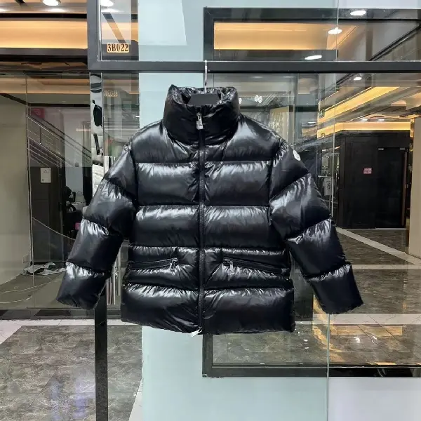 Replica Moncler 2022 new women's down jacket