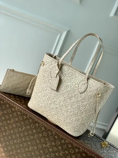 Replica Louis Vuitton 2022 new fashion Handbags