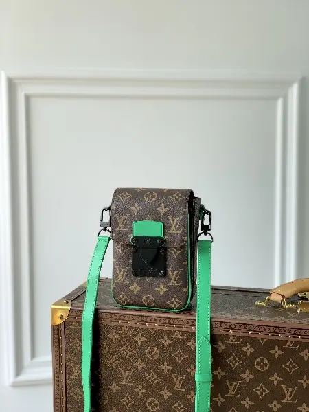 Replica Louis Vuitton 2022 new fashion Small Bags